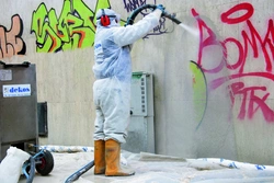 Come Rimuovere La Vernice Spray Con Graffiti Remover